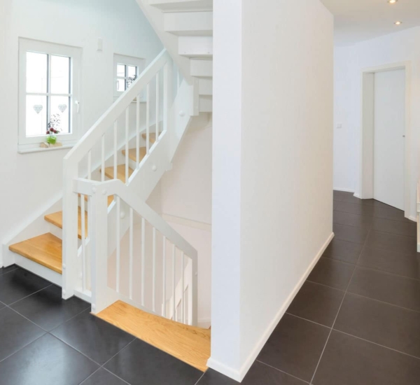 Treppe Haus Graner Fertighaus WEISS