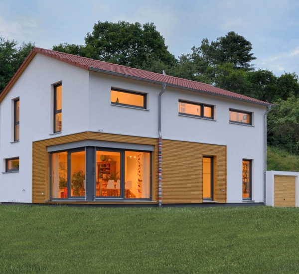 Satteldach Haus Krug Fertighaus WEISS