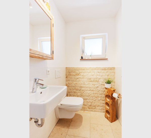 Gäste WC im Kundenhaus Seiler von Fertighaus WEISS