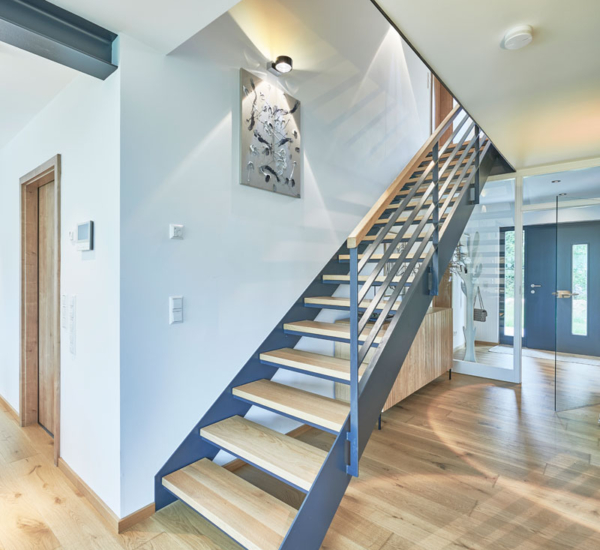 Die Treppe im Haus Eichinger von Fertighaus WEISS