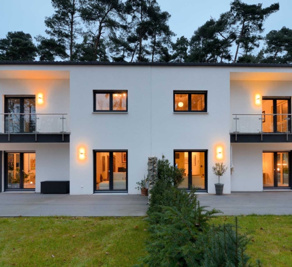 Doppelhaus Knüpfer/Schmenger Holzhaus WEISS