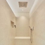 Badezimmer Haus Seyfried Holzhaus WEISS