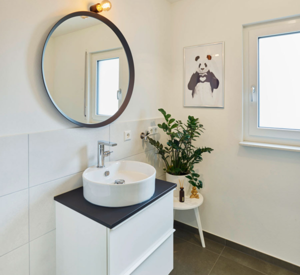 Badezimmer Haus Chmel Holzhaus WEISS