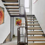 Treppe Chmel Holzhaus WEISS