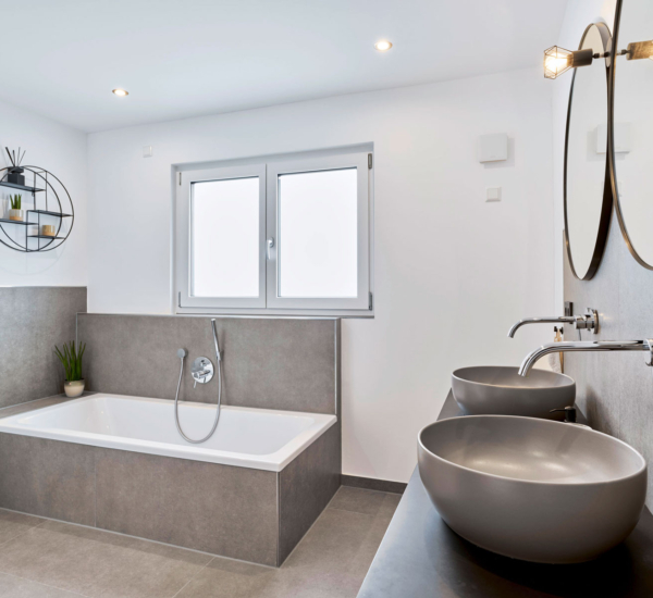Haus Troglia von Fertighaus WEISS - Badezimmer